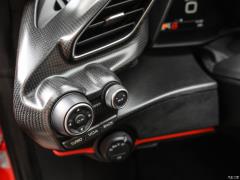 Ferrari 488 Pista  Фото Ferrari 488 Pista